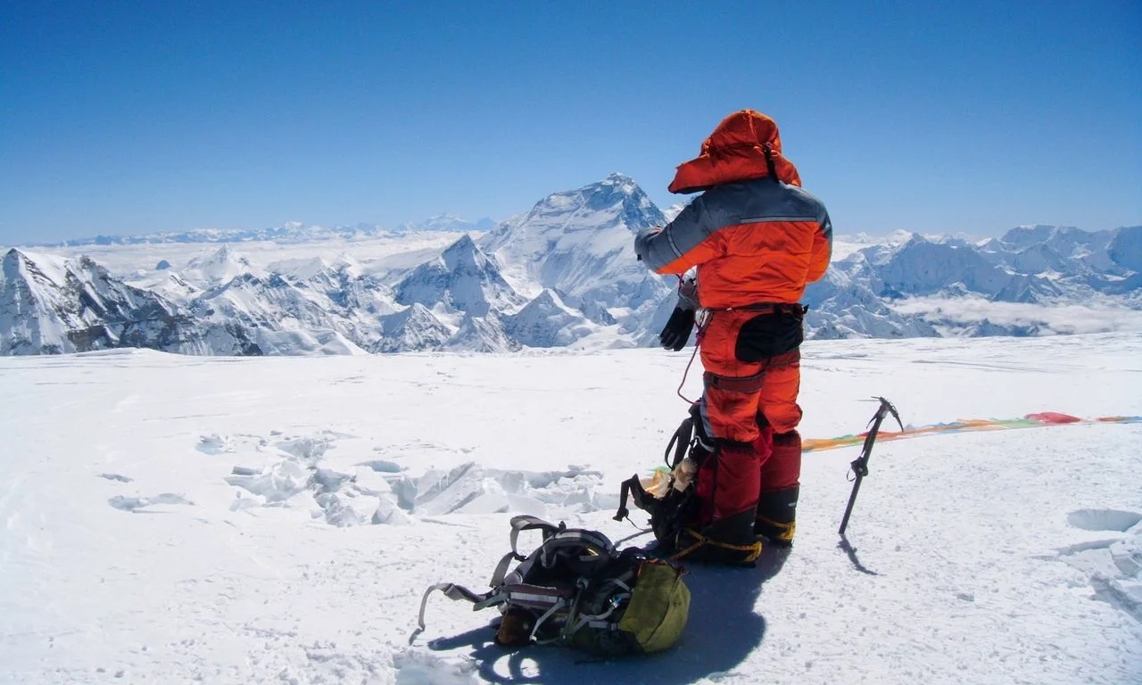 Sherpa mountaineers